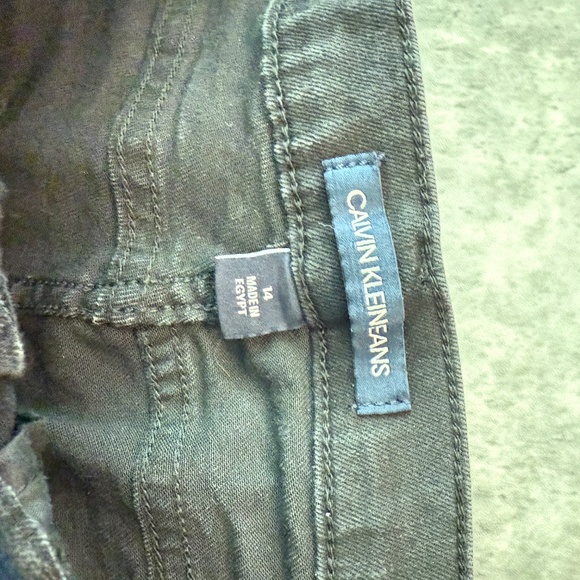 Calvin Klein Jeans High Rise Cuffed Denim Shorts Size 14 Graphite Black Wash - Picture 3 of 3